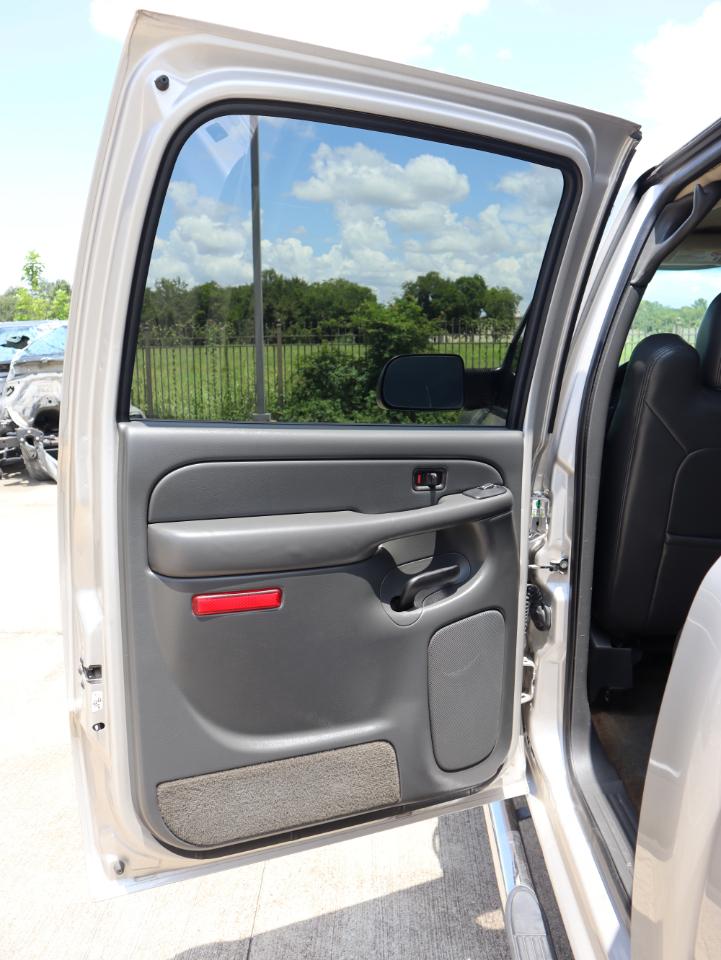 Chevrolet Silverado 2500HD LT Crew Cab Long Bed 2WD 2004