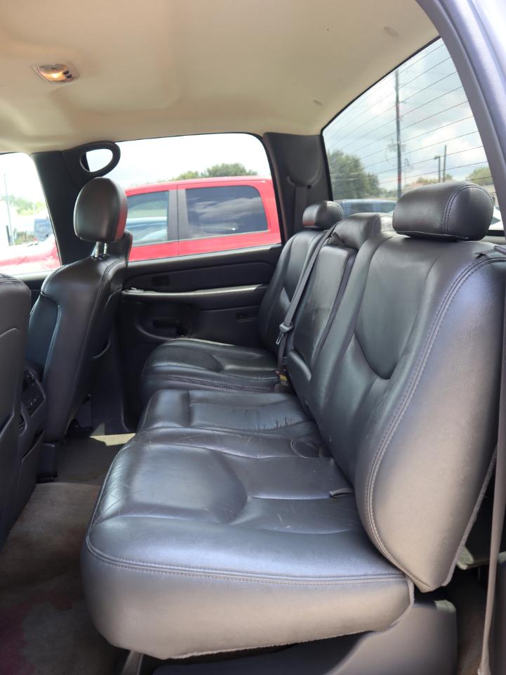 Chevrolet Silverado 2500HD LT Crew Cab Long Bed 2WD 2004