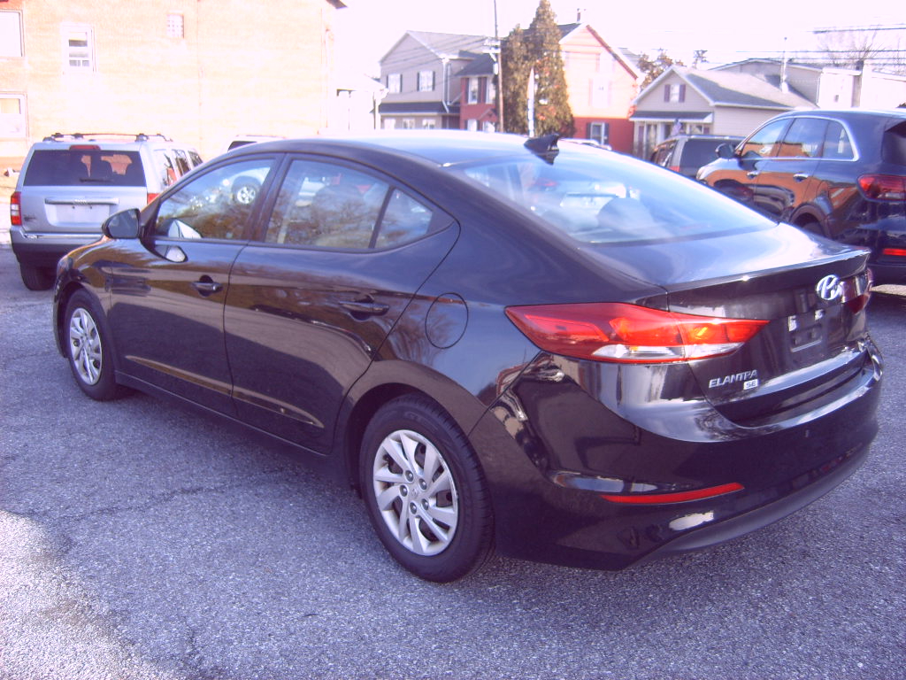 Hyundai Elantra SE 6AT 2017