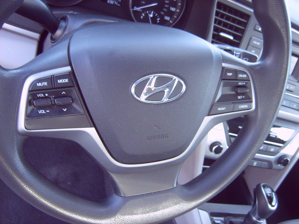 Hyundai Elantra SE 6AT 2017