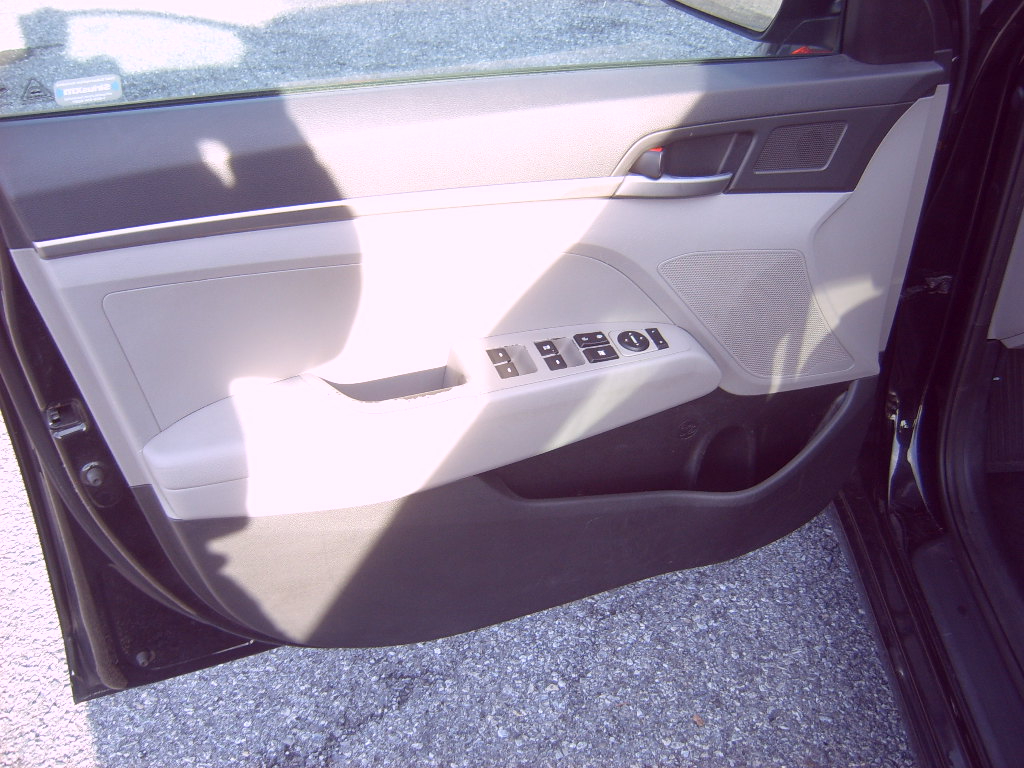 Hyundai Elantra SE 6AT 2017