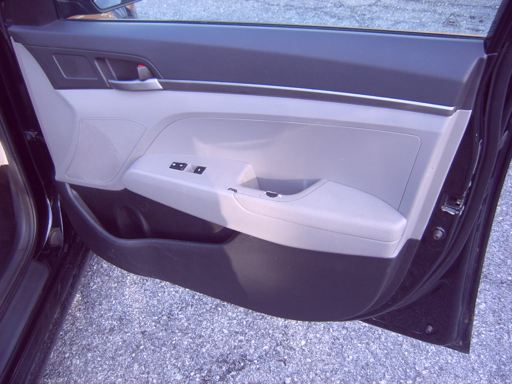 Hyundai Elantra SE 6AT 2017