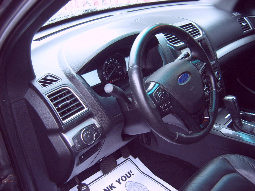 Ford Explorer XLT 4WD 2016