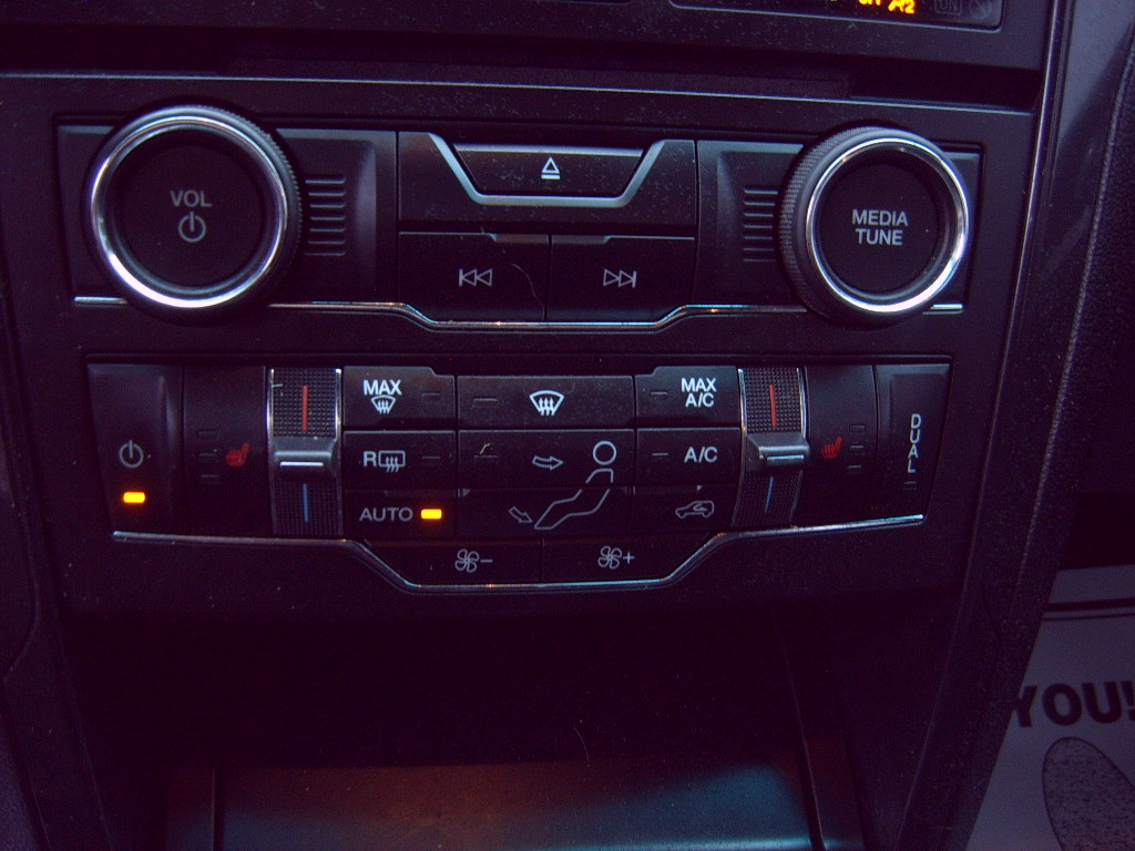 Ford Explorer XLT 4WD 2016