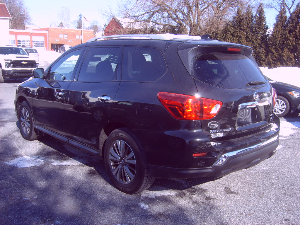 Nissan Pathfinder SL 4WD 2019