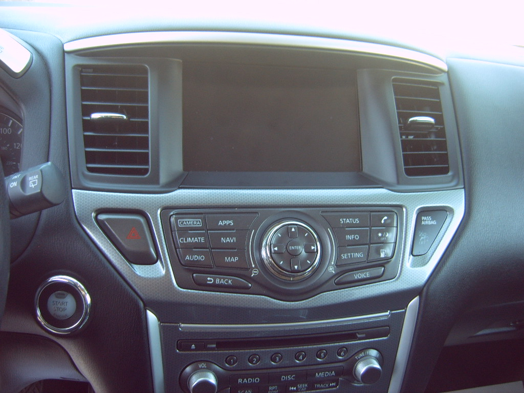 Nissan Pathfinder SL 4WD 2019