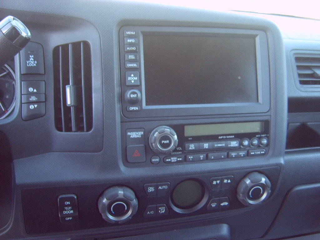 Honda Ridgeline RTL w/ Leather and Navigation 2014