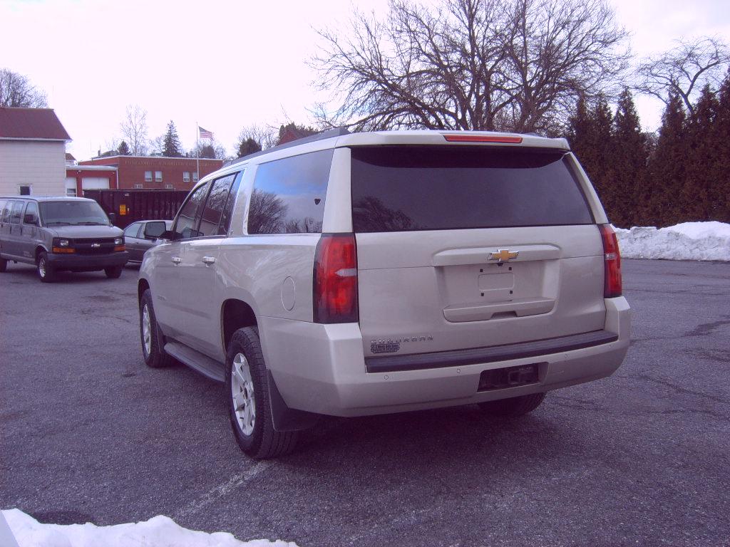 Chevrolet Suburban LT 4WD 2017