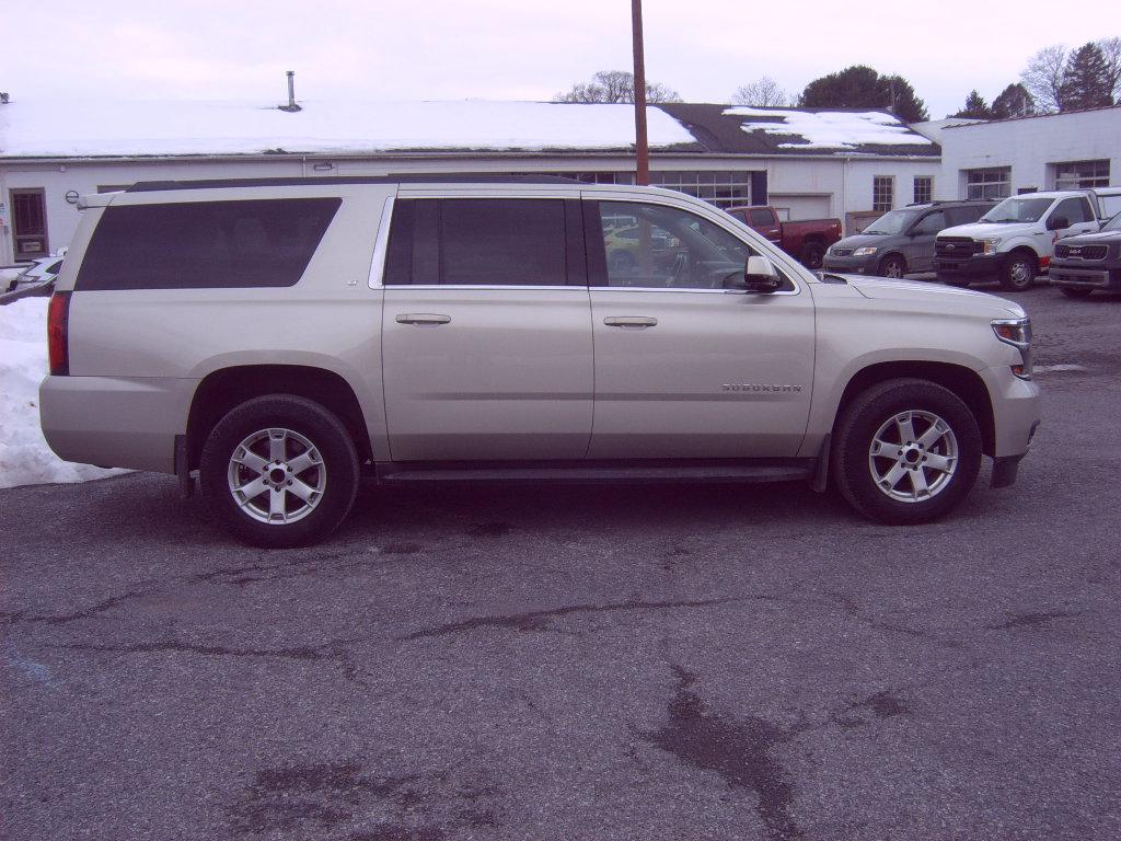Chevrolet Suburban LT 4WD 2017