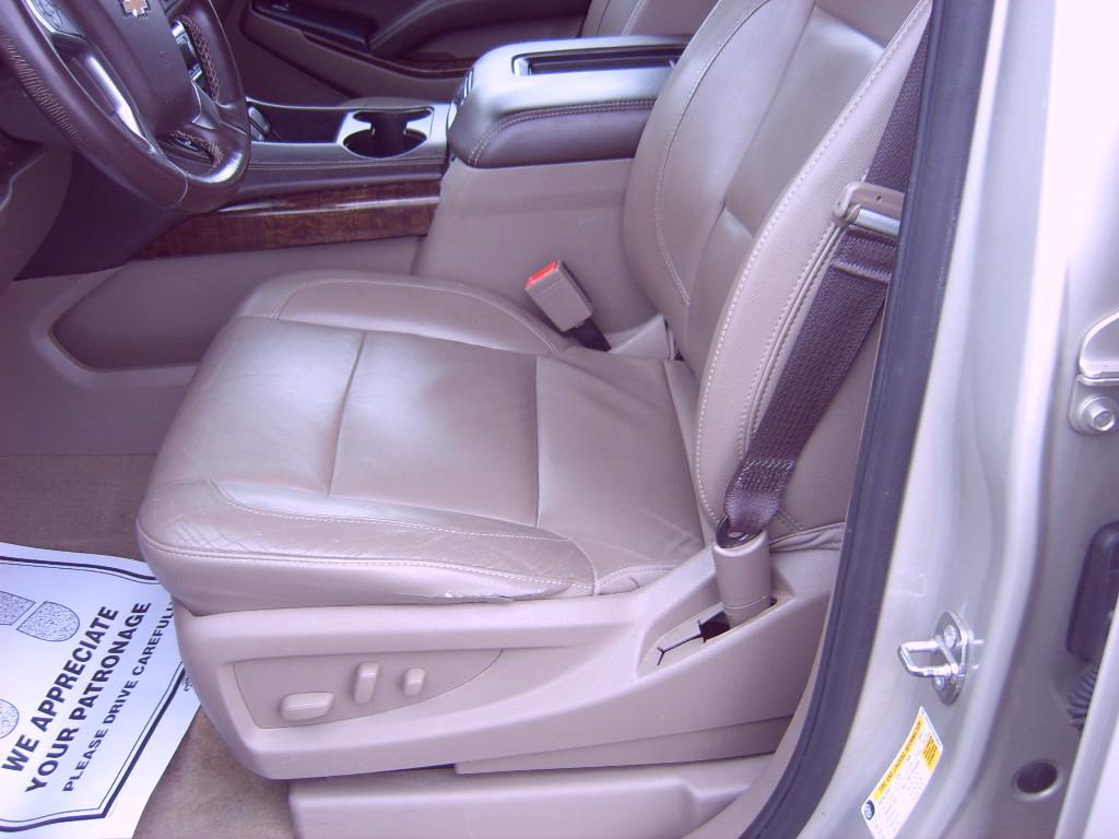 Chevrolet Suburban LT 4WD 2017