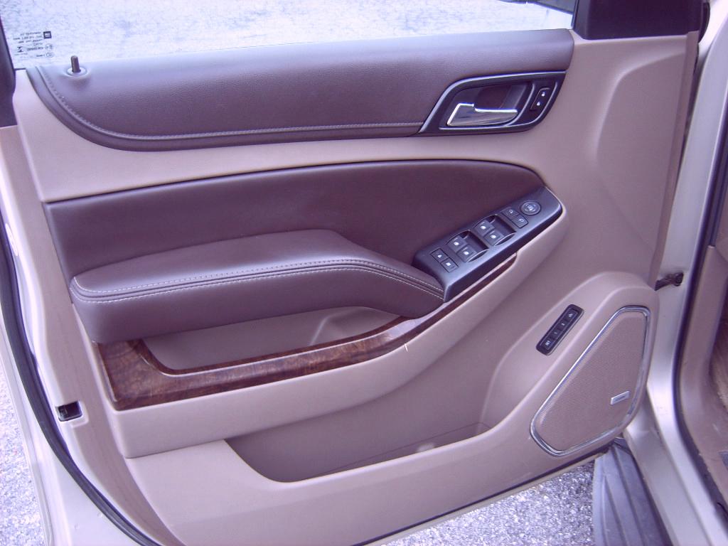 Chevrolet Suburban LT 4WD 2017