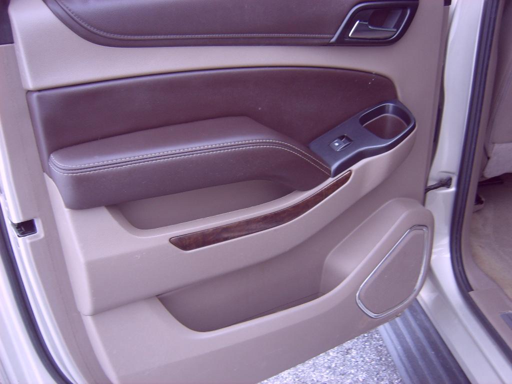 Chevrolet Suburban LT 4WD 2017