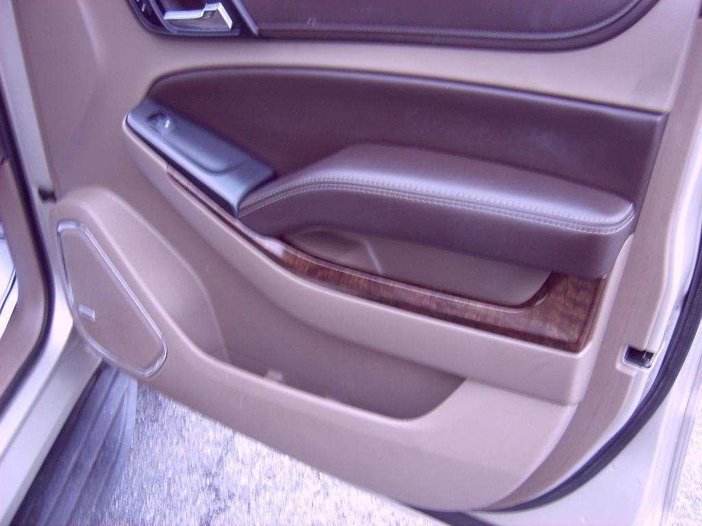 Chevrolet Suburban LT 4WD 2017