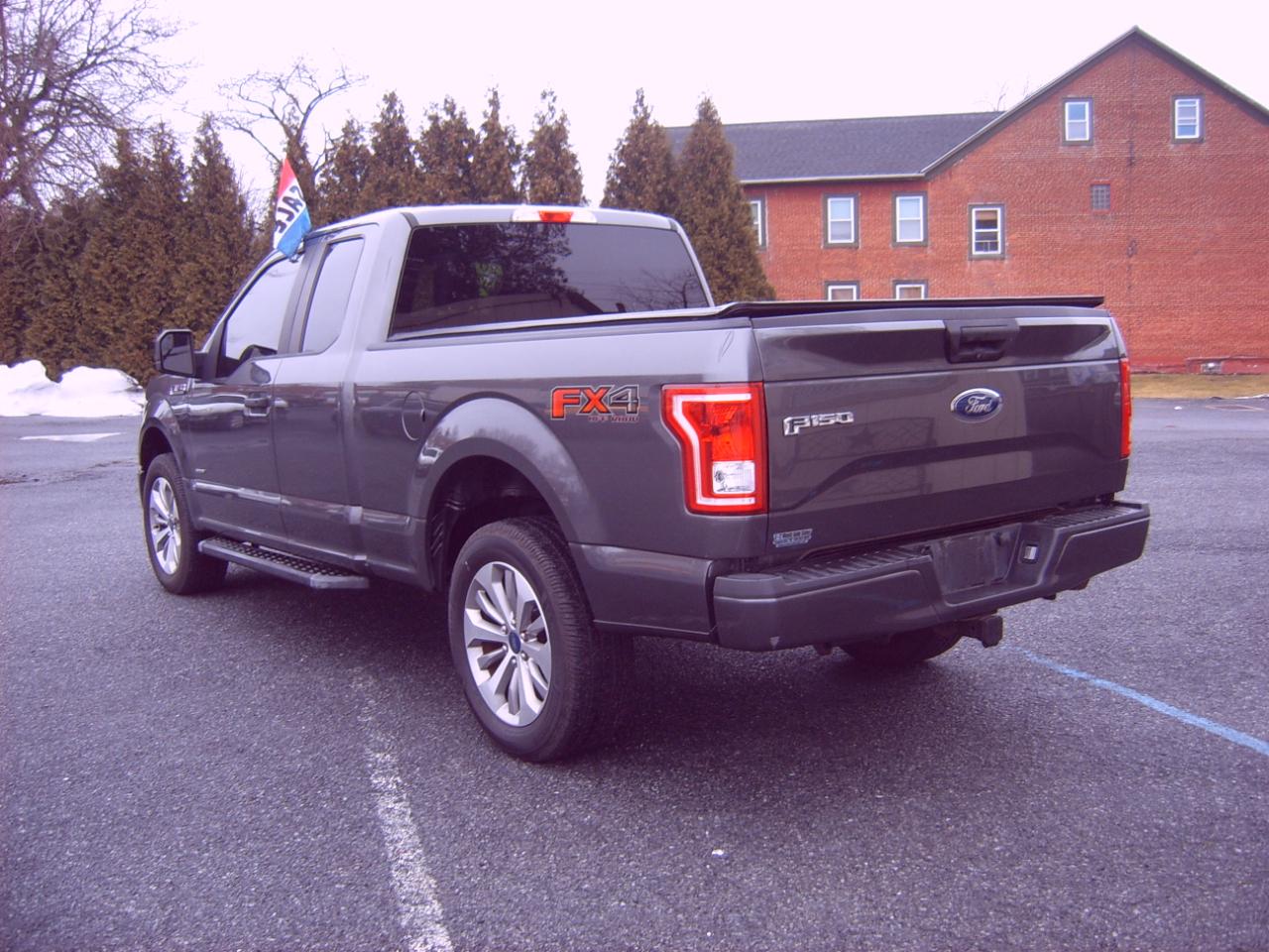 Ford F-150 FX4 SuperCab 6.5-ft. Bed 4WD 2017