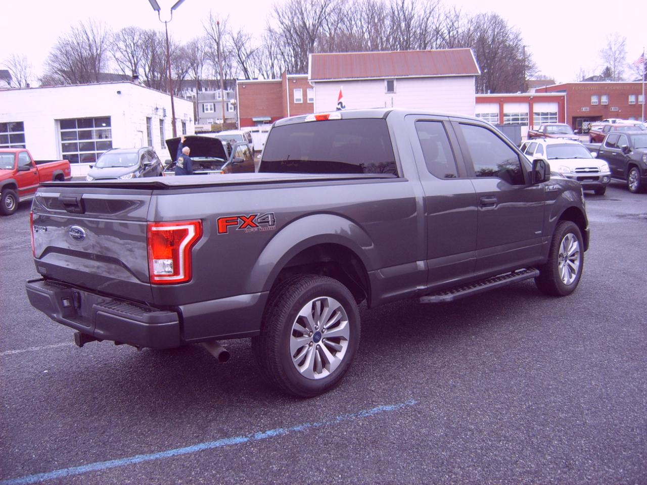 Ford F-150 FX4 SuperCab 6.5-ft. Bed 4WD 2017