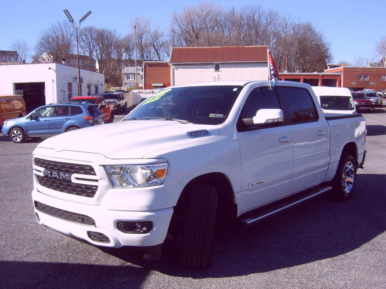 RAM 1500 Big Horn Crew Cab SWB 4WD 2022