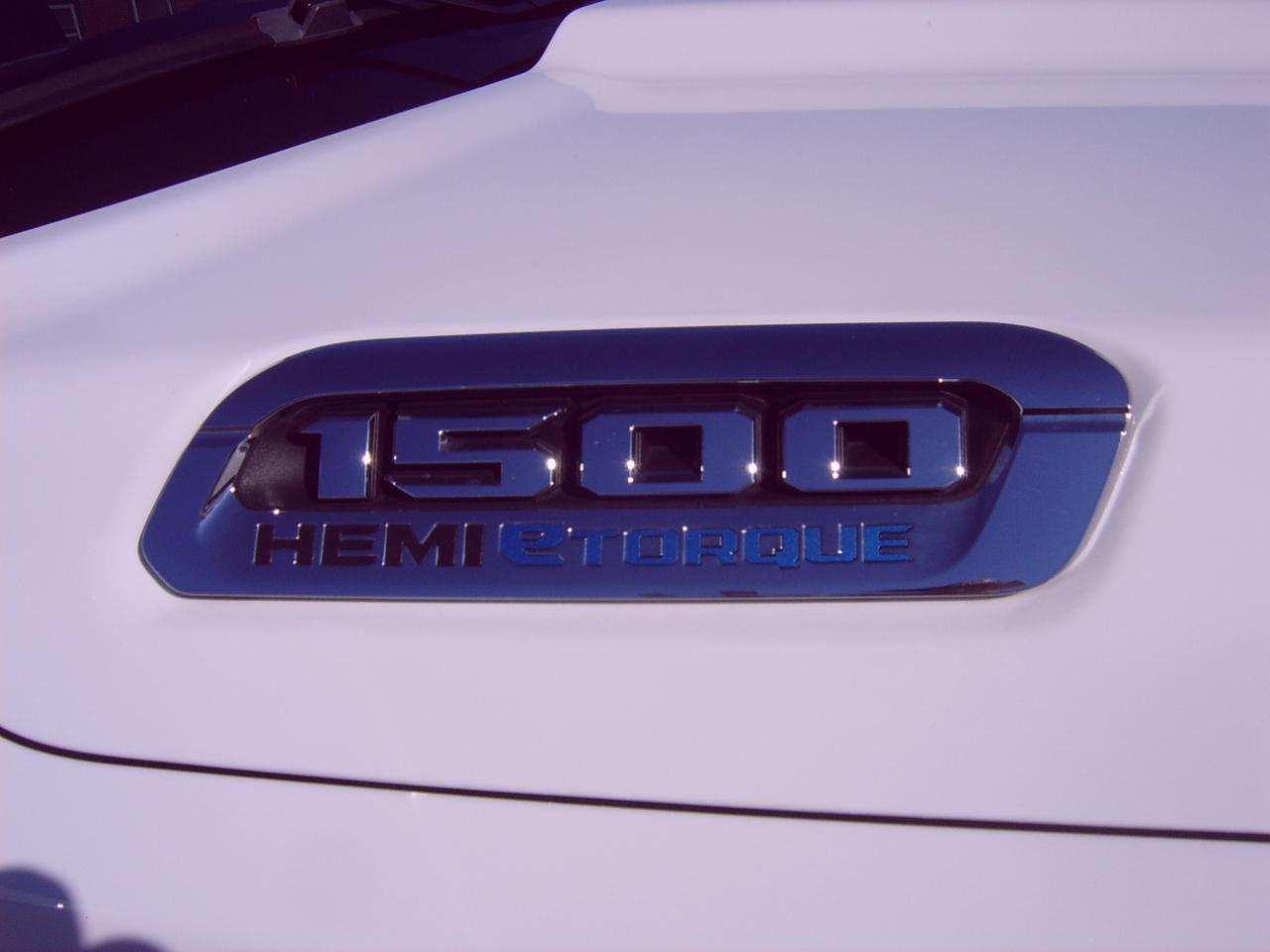 RAM 1500 Big Horn Crew Cab SWB 4WD 2022