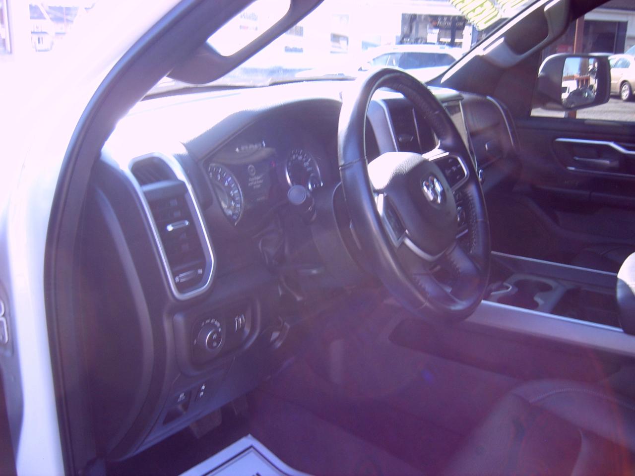 RAM 1500 Big Horn Crew Cab SWB 4WD 2022