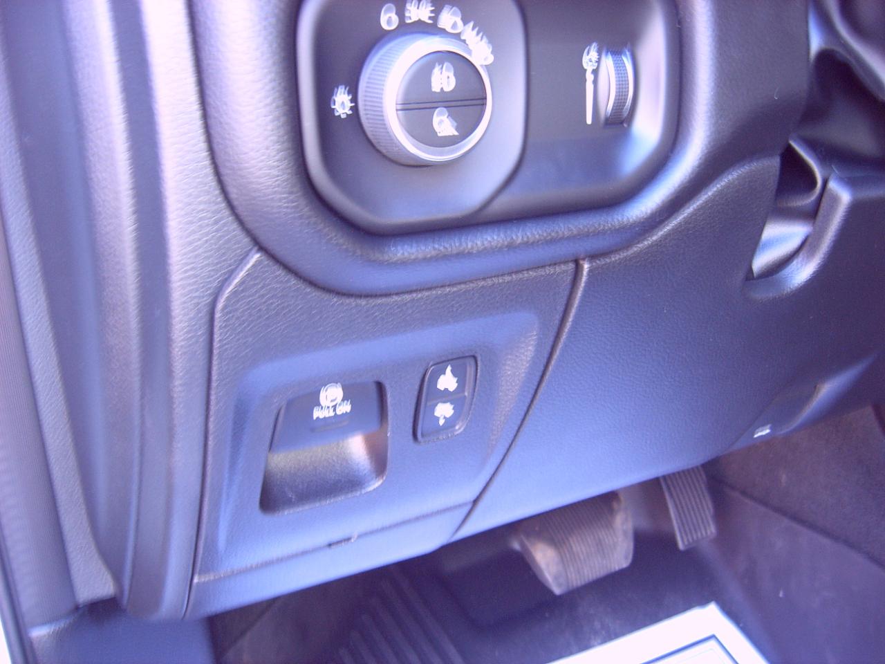 RAM 1500 Big Horn Crew Cab SWB 4WD 2022