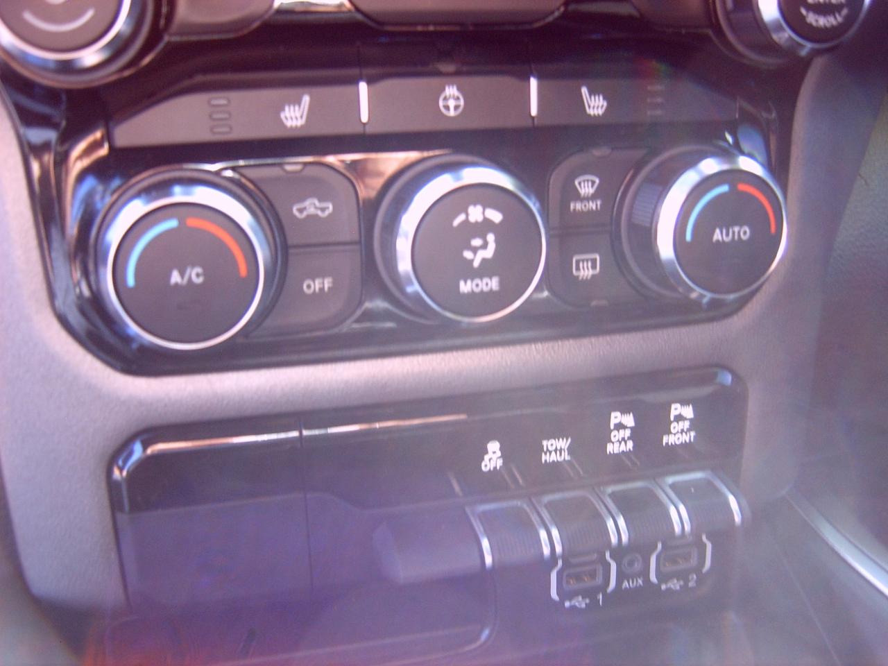 RAM 1500 Big Horn Crew Cab SWB 4WD 2022