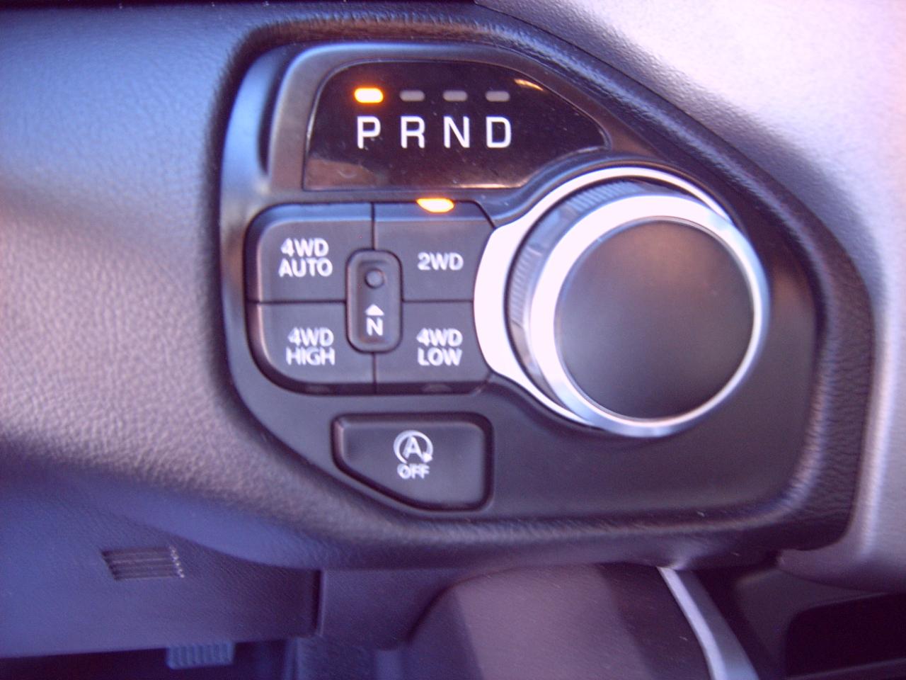 RAM 1500 Big Horn Crew Cab SWB 4WD 2022