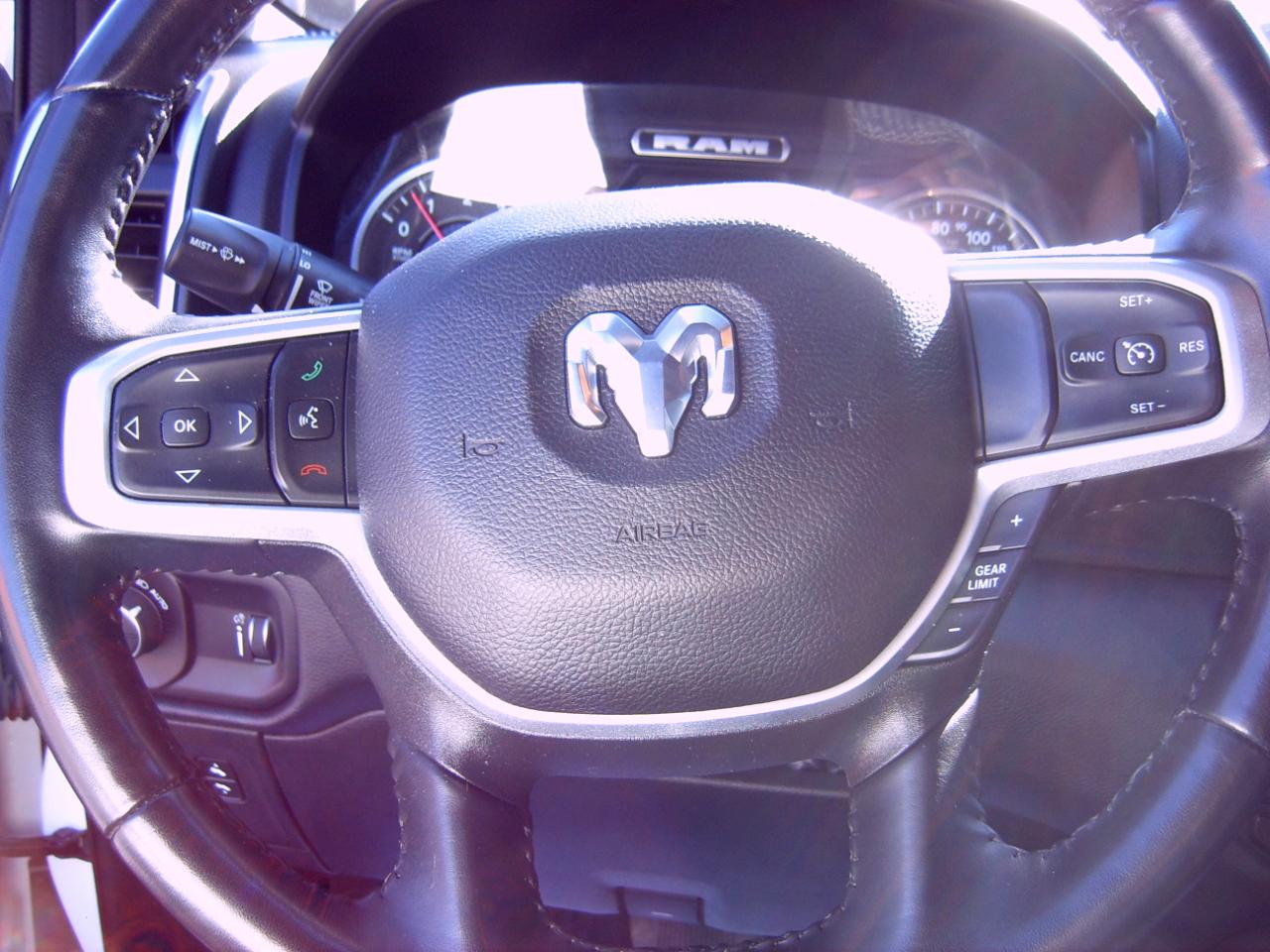 RAM 1500 Big Horn Crew Cab SWB 4WD 2022