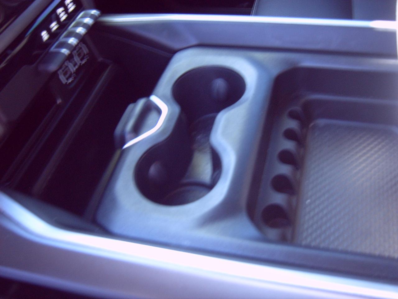 RAM 1500 Big Horn Crew Cab SWB 4WD 2022