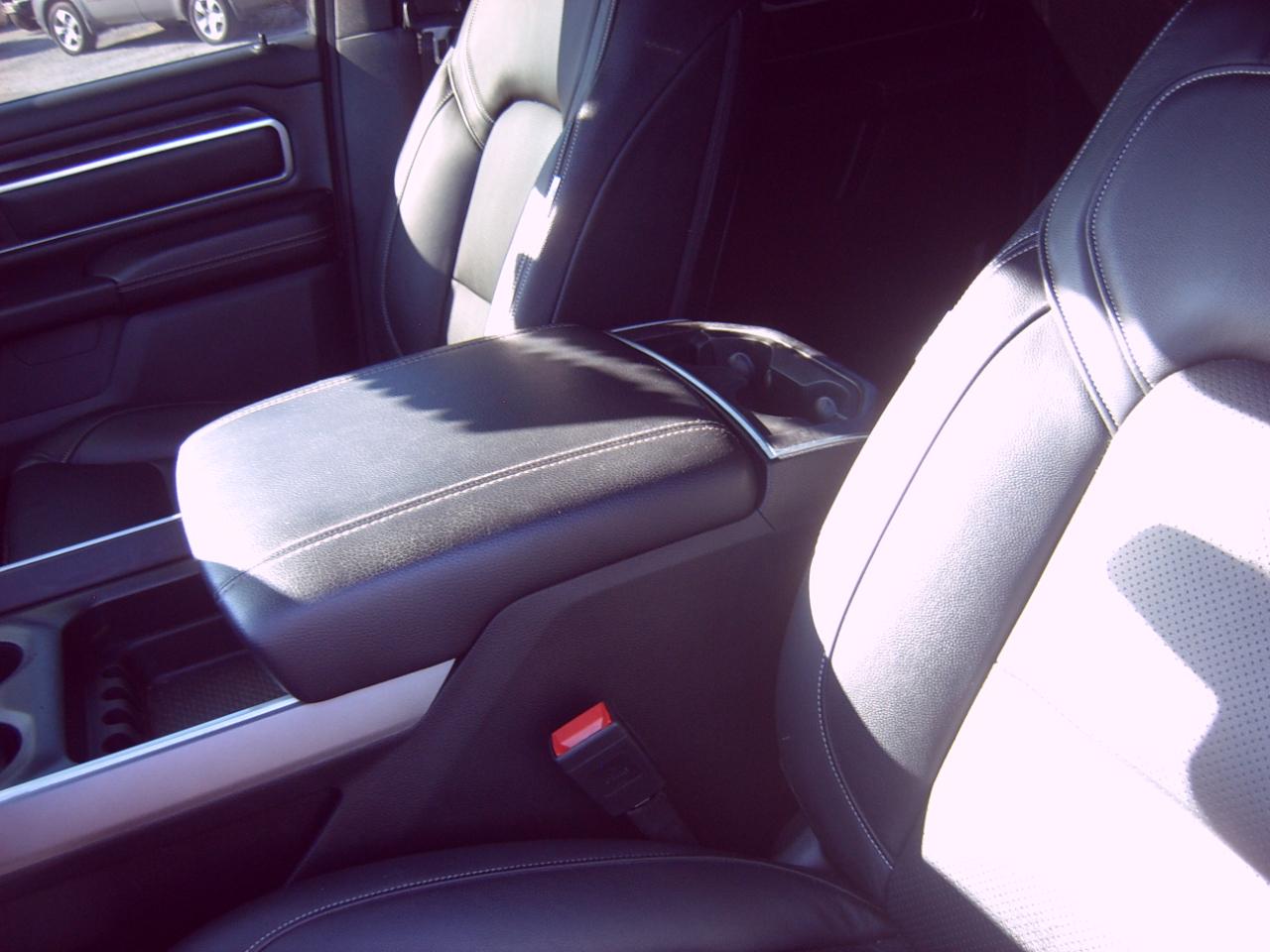 RAM 1500 Big Horn Crew Cab SWB 4WD 2022