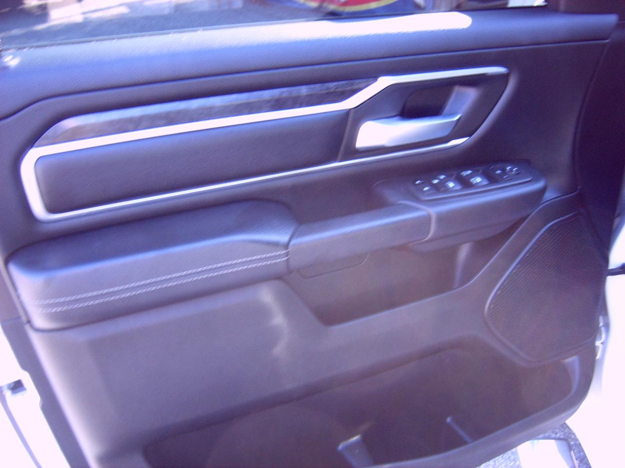 RAM 1500 Big Horn Crew Cab SWB 4WD 2022