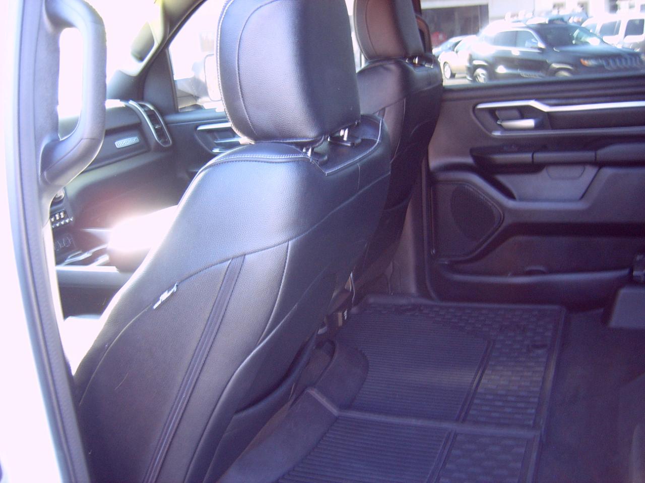 RAM 1500 Big Horn Crew Cab SWB 4WD 2022