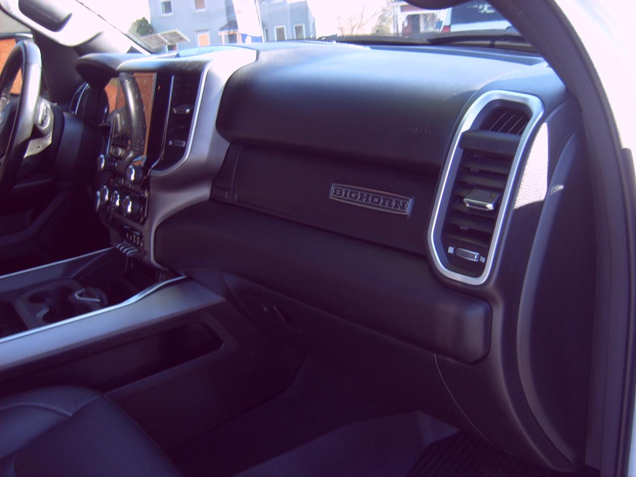 RAM 1500 Big Horn Crew Cab SWB 4WD 2022