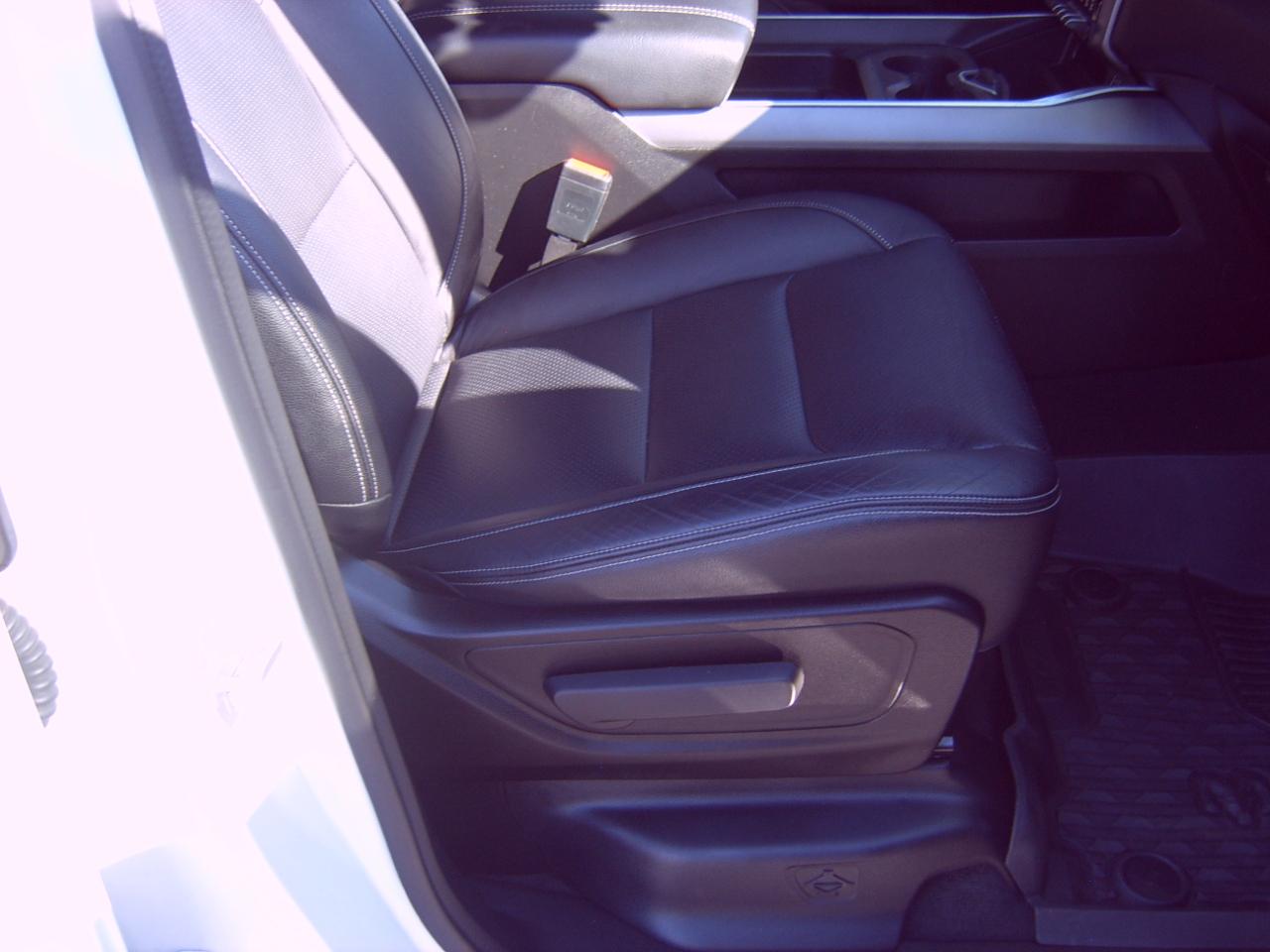 RAM 1500 Big Horn Crew Cab SWB 4WD 2022