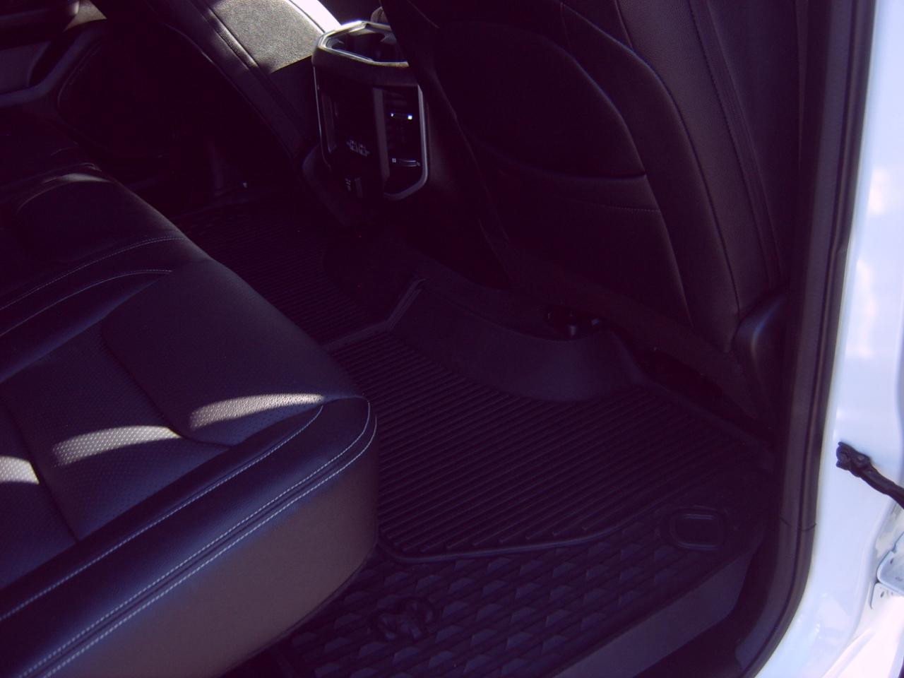 RAM 1500 Big Horn Crew Cab SWB 4WD 2022