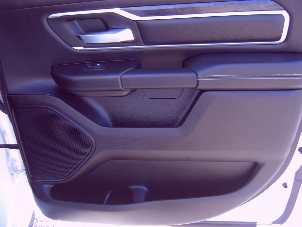 RAM 1500 Big Horn Crew Cab SWB 4WD 2022