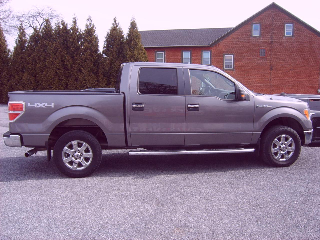 Ford F-150 XLT SuperCrew Short Bed 4WD 2014