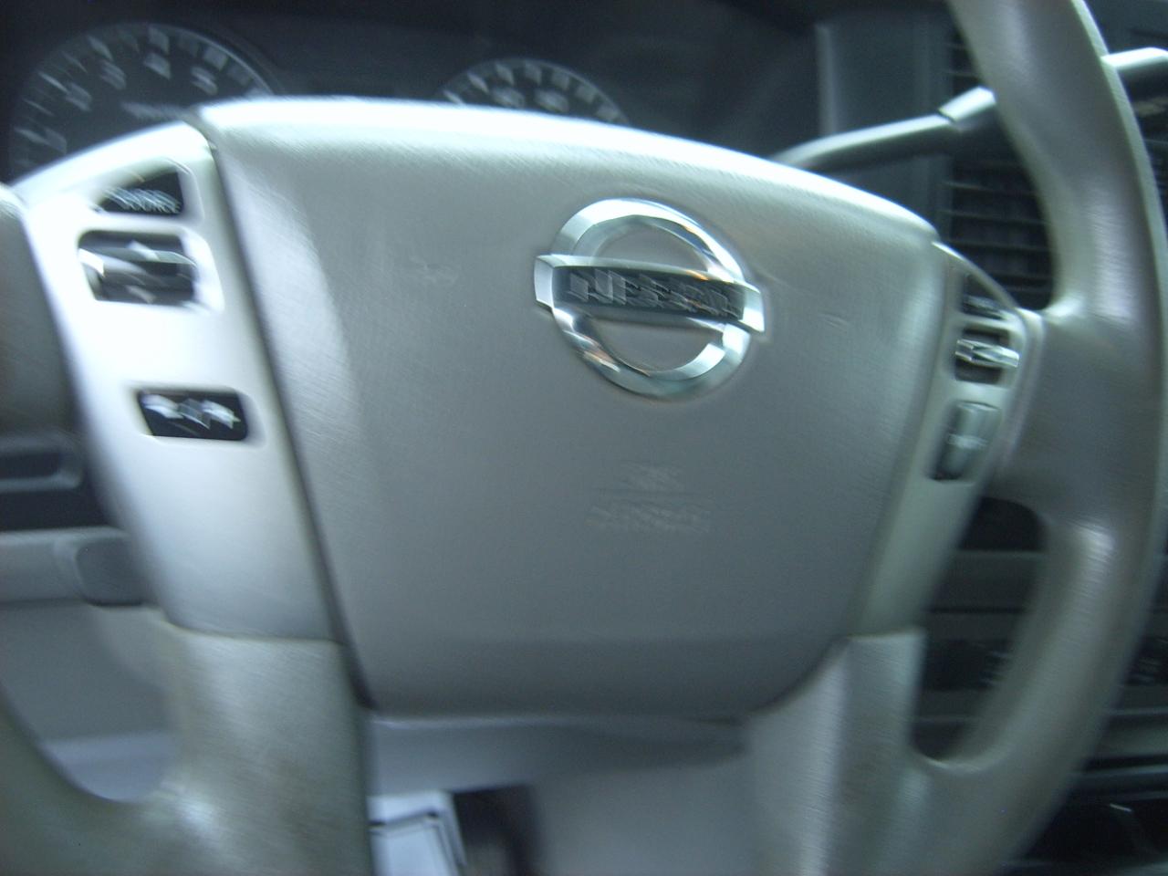 Nissan NV Cargo 2500 HD SV V8 High Roof 2016