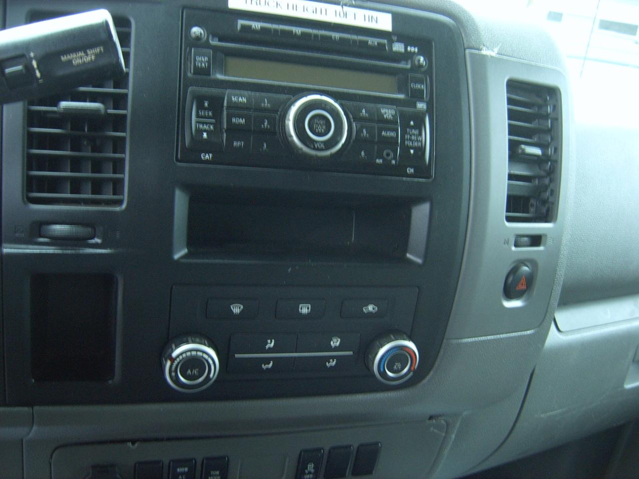 Nissan NV Cargo 2500 HD SV V8 High Roof 2016