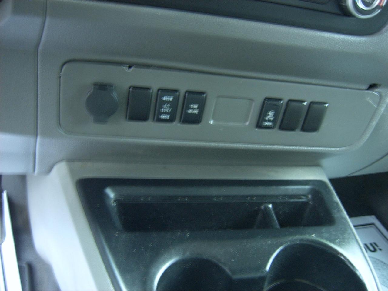 Nissan NV Cargo 2500 HD SV V8 High Roof 2016