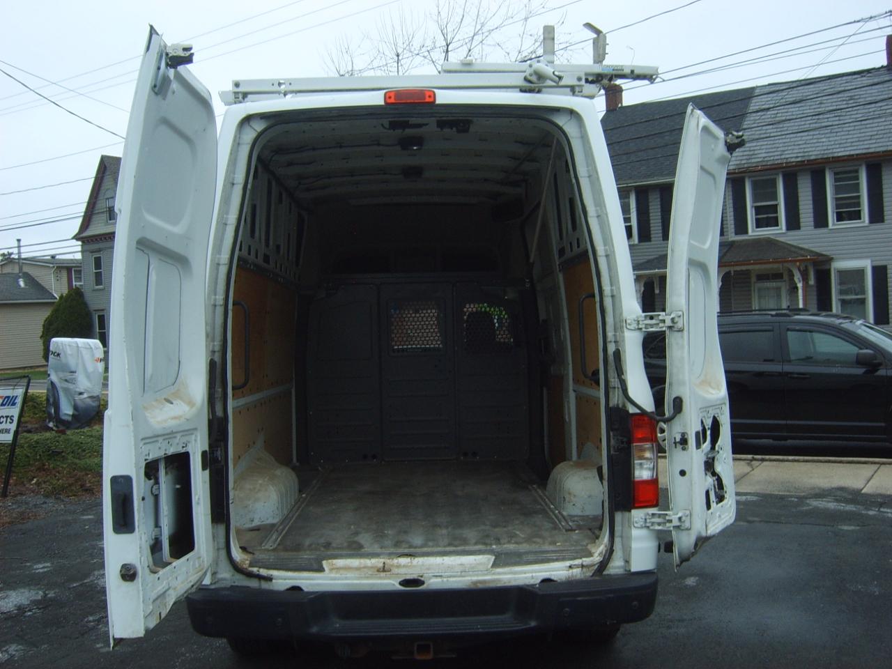 Nissan NV Cargo 2500 HD SV V8 High Roof 2016