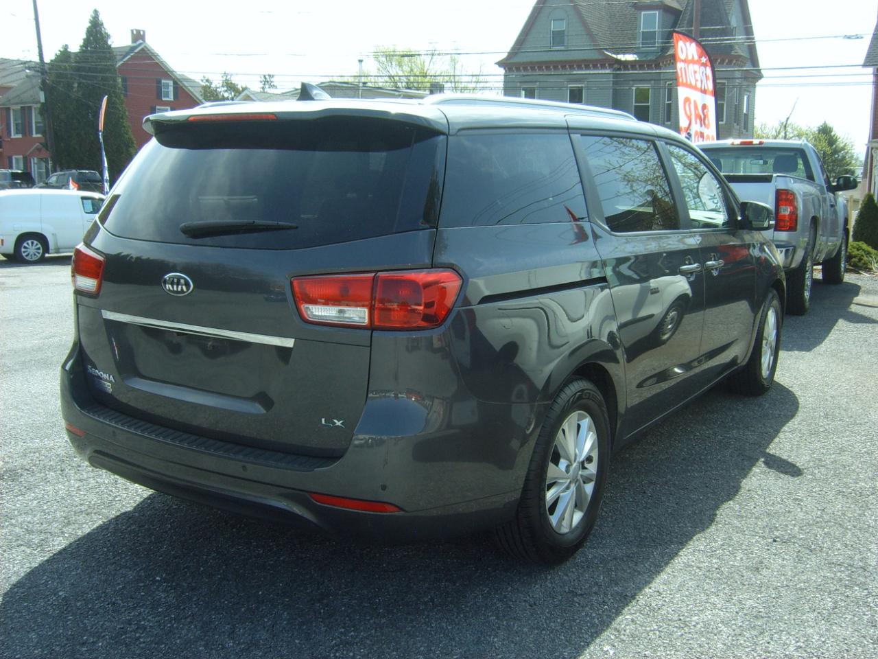 Kia Sedona LX 2016