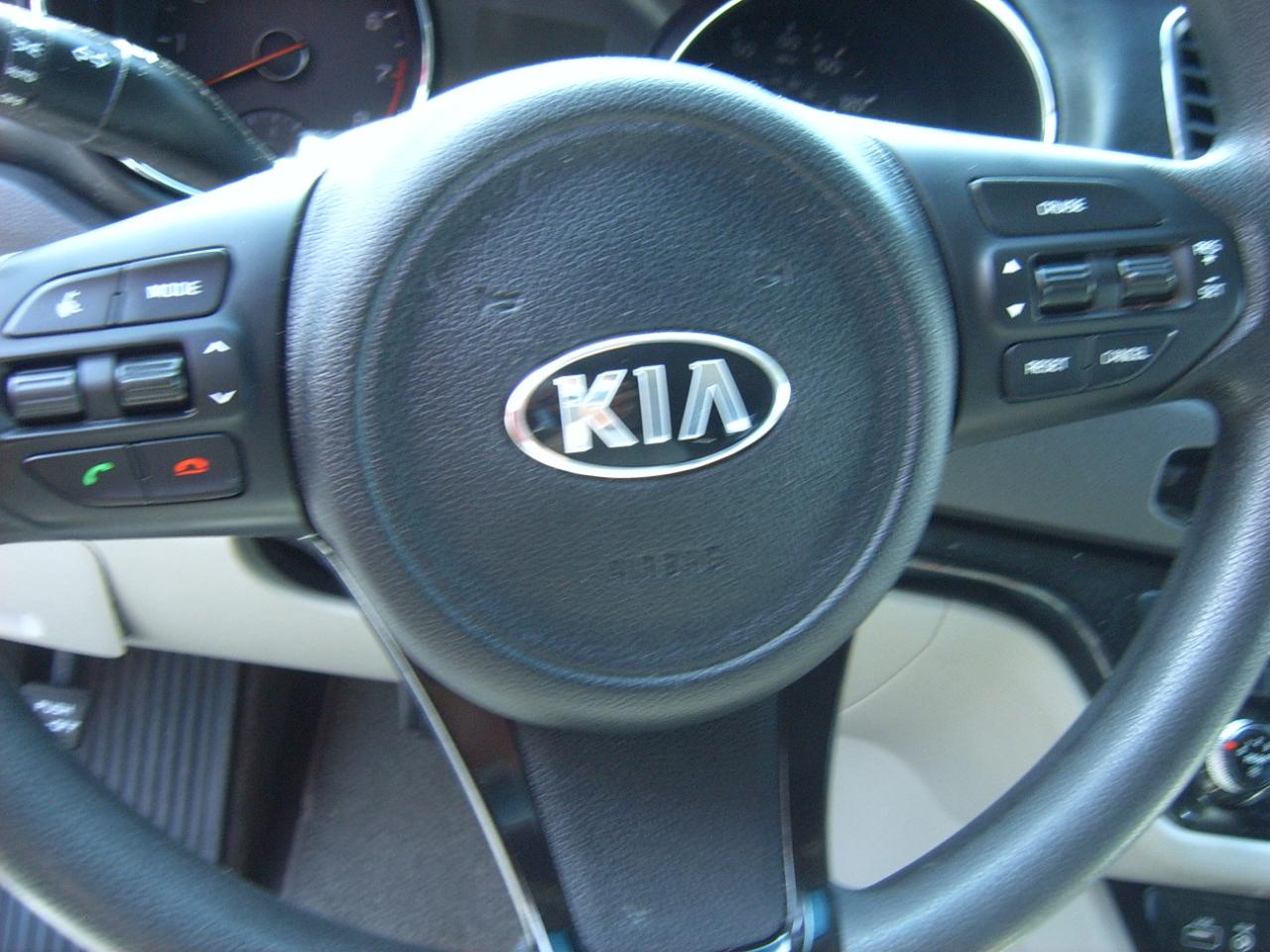 Kia Sedona LX 2016
