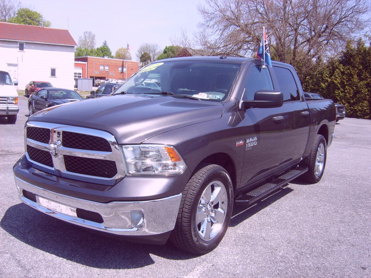 RAM 1500 Classic Tradesman Crew Cab SWB 4WD 2019