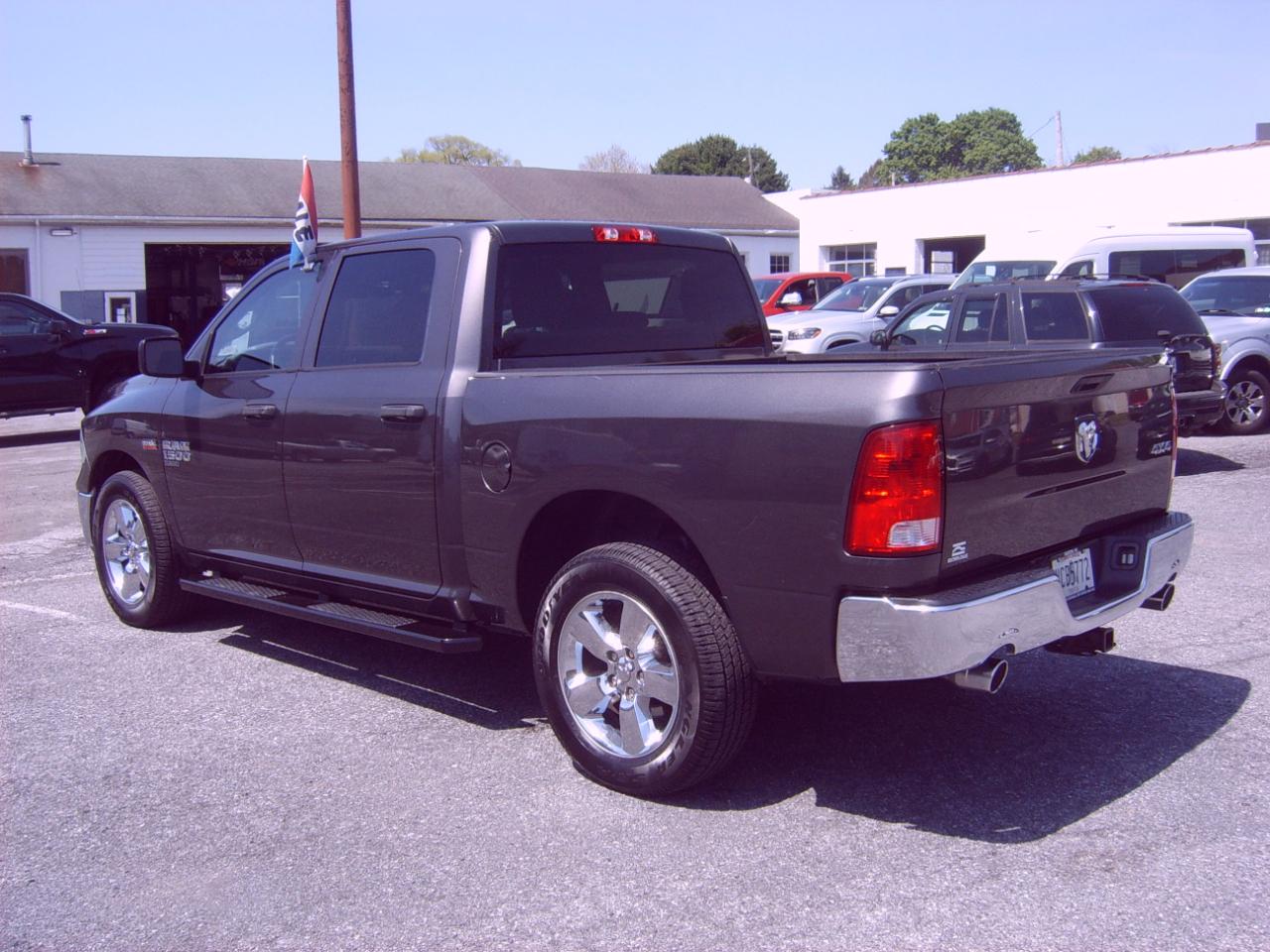 RAM 1500 Classic Tradesman Crew Cab SWB 4WD 2019