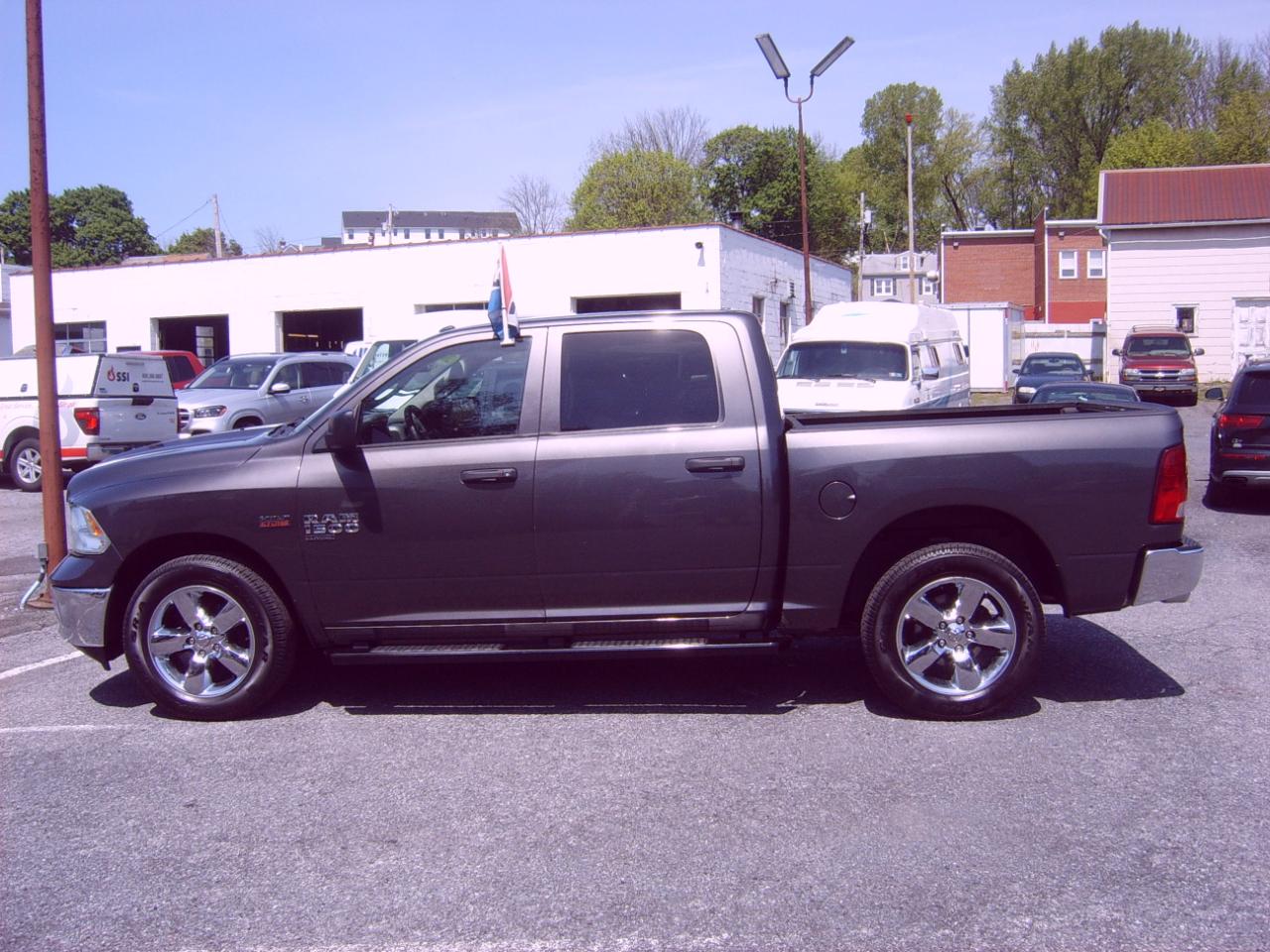 RAM 1500 Classic Tradesman Crew Cab SWB 4WD 2019