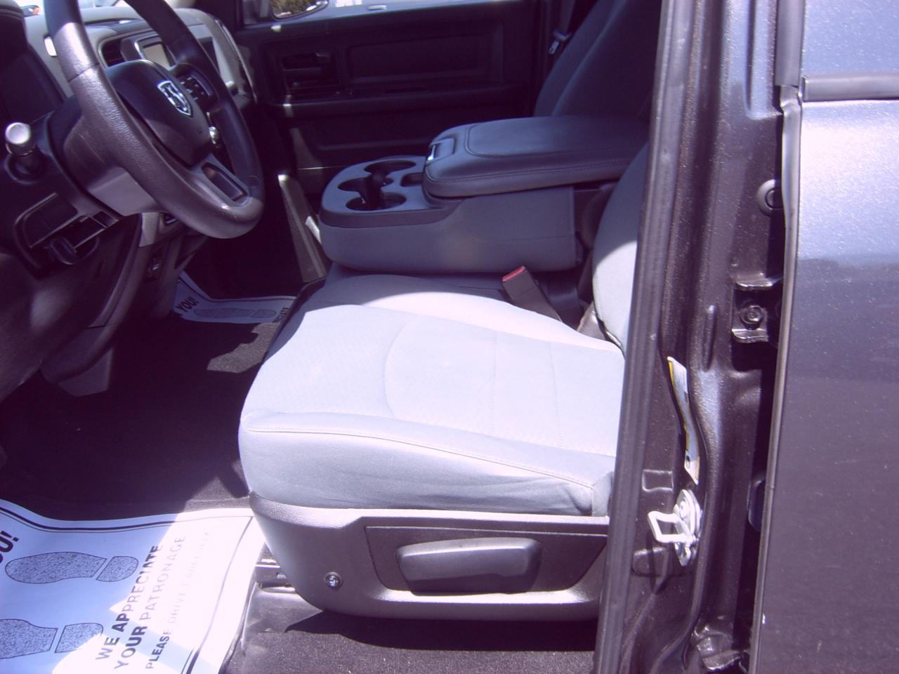 RAM 1500 Classic Tradesman Crew Cab SWB 4WD 2019