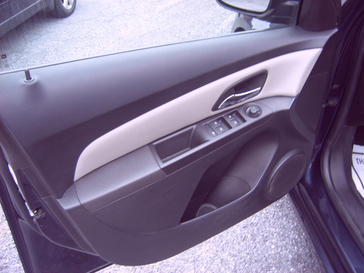 Chevrolet Cruze LS Auto 2014