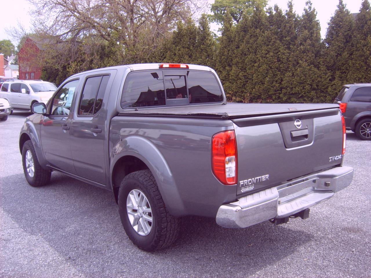 Nissan Frontier SV Crew Cab 5AT 4WD 2016