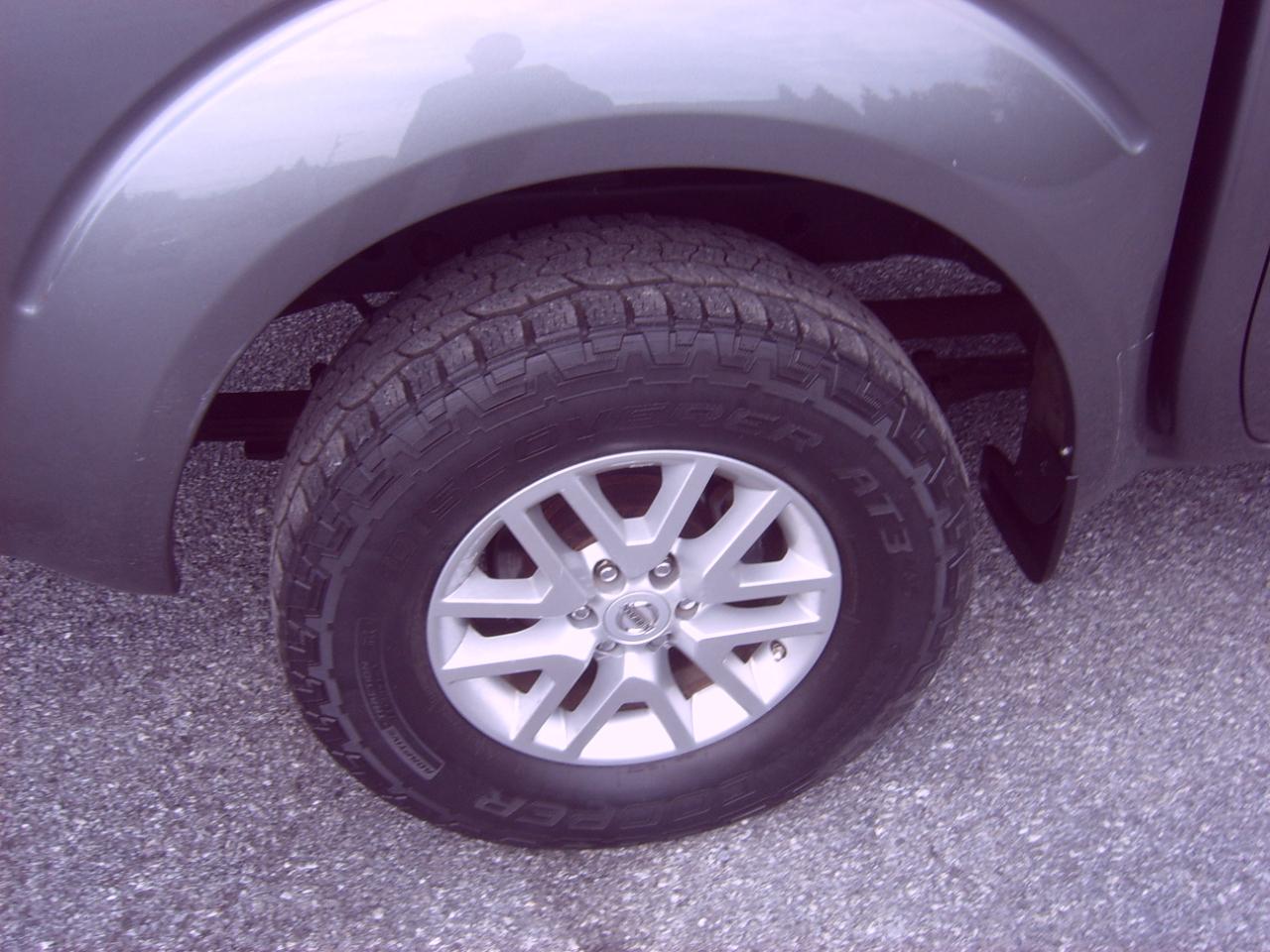 Nissan Frontier SV Crew Cab 5AT 4WD 2016