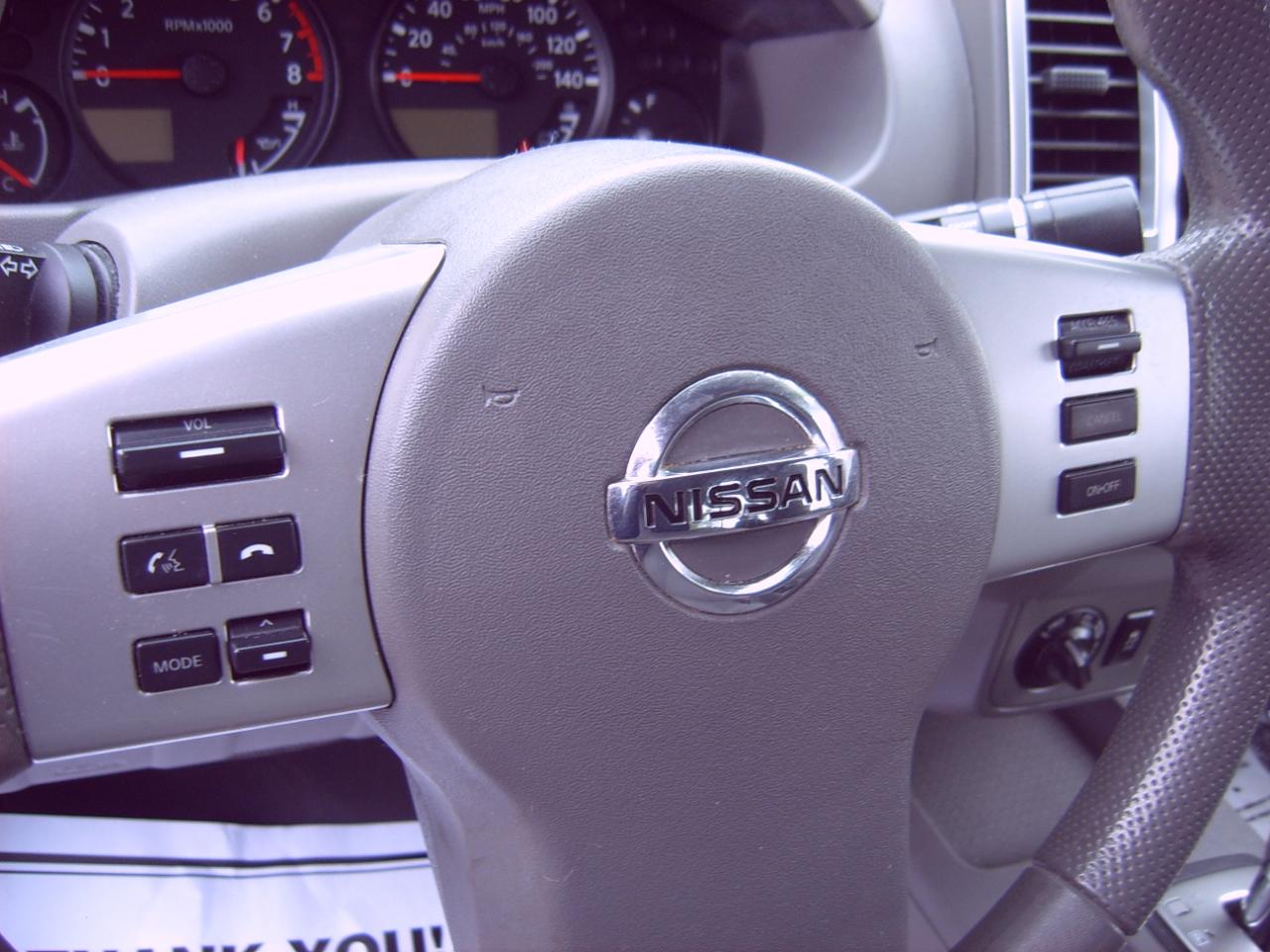 Nissan Frontier SV Crew Cab 5AT 4WD 2016