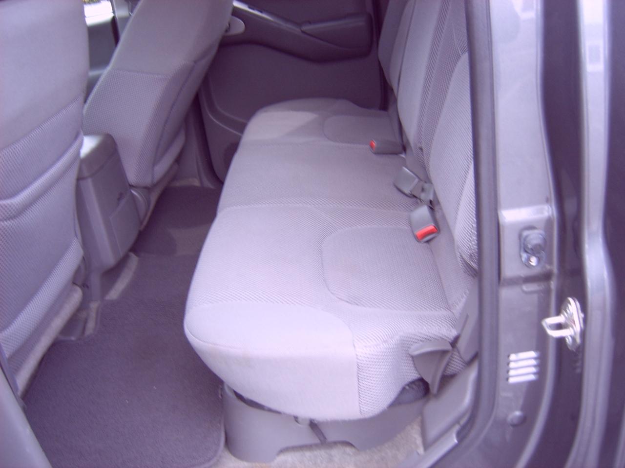 Nissan Frontier SV Crew Cab 5AT 4WD 2016